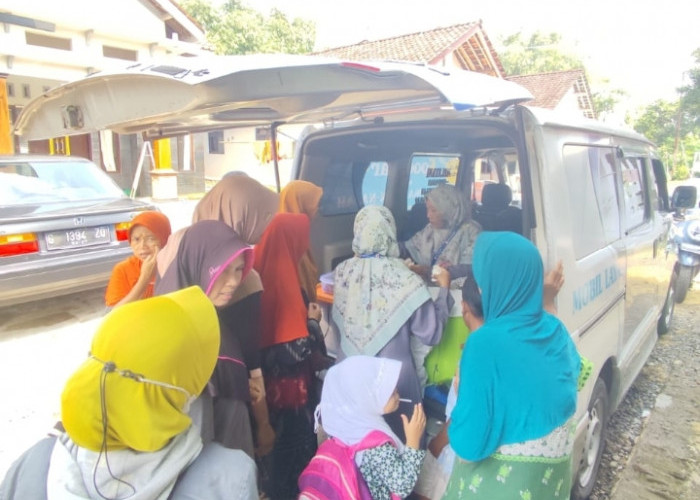 Disambut Antusias Kegiatan Rutin Warung Rakyat An Najah Berbagi Makan Gratis 