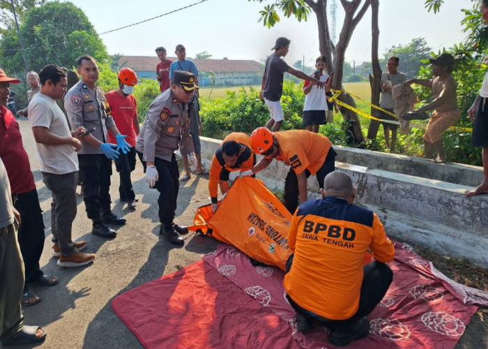 Gempar Pria Paruh Baya Ditemukan Meninggal di Selokan Palapa Pekalongan