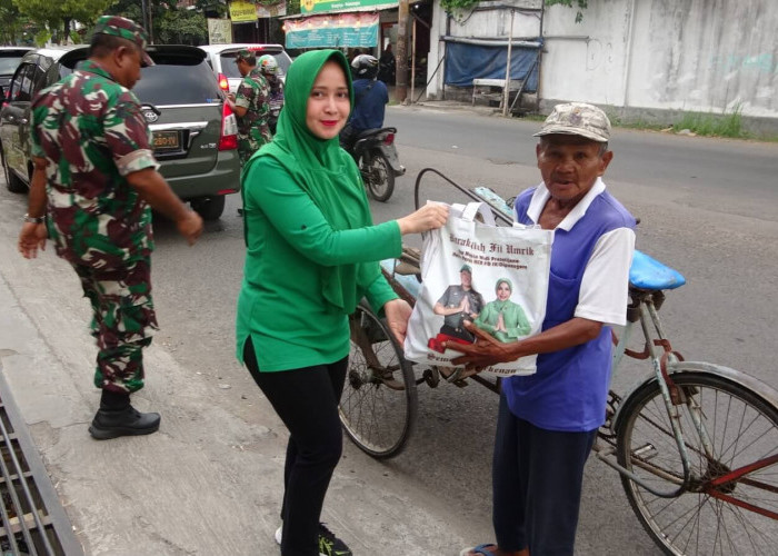 Kodim Pekalongan Salurkan Bantuan Paket Sembako dari Ibu Pangdam IV ke Masyarakat Kurang Mampu