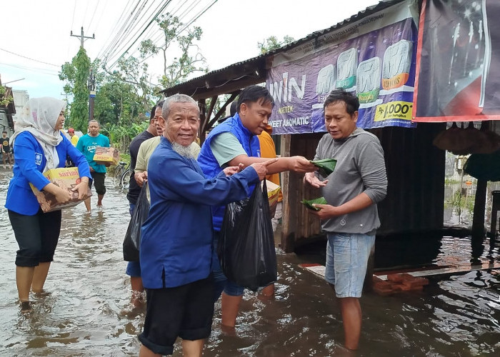 DPD PAN Kabupaten Pekalongan Tanggap Bencana Bantu Korban Banjir di Wiradesa