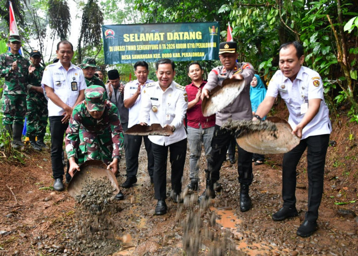 Plt Bupati Pekalongan Sukirman Resmi Buka TMMD Sengkuyung II di Sawangan Doro, Dorong Pembangunan Desa