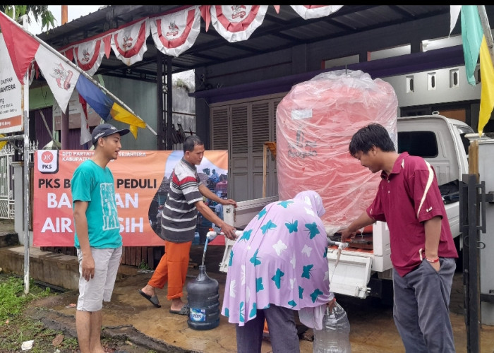 Air PDAM Mati, Bantuan 1.000 Liter Air Bersih dari PKS Batang Ludes Diserbu Masyarakat