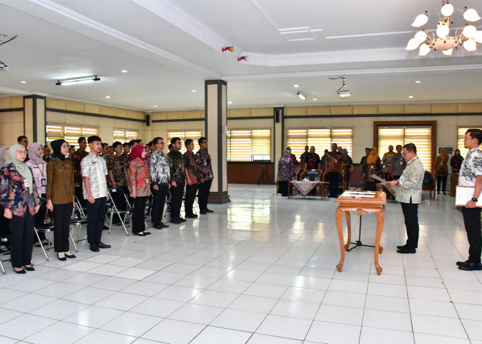Plt Bupati Pekalongan Sukirman Lantik 40 Pejabat Fungsional, Tekankan Integritas dan Kinerja Berbasis Data