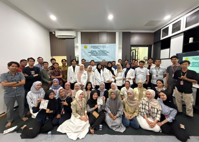 Mahasiswa Profesi Apoteker Universitas Pekalongan Gelar Edukasi Pencegahan TBC di CV GBEE GLOW INDONESIA