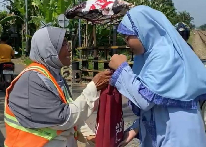 SD Muhammadiyah 1 Pekajangan Berbagi Kebahagiaan, Apresiasi Pahlawan Jalur Rel