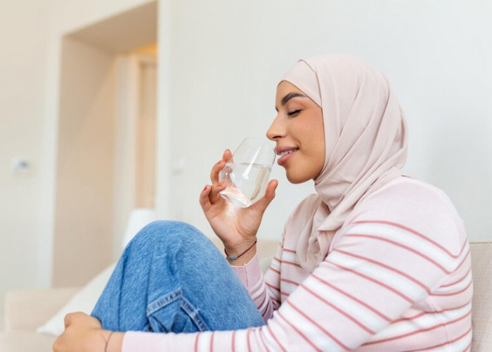 Bebas Kulit Kusam saat Puasa, Ini Cara dan 7 Manfaat Minum Air Putih untuk Kecantikan Kulit di Bulan Ramadhan