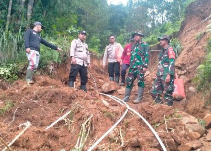 Salurkan Bantuan Korban Terdampak Longsor di Petungkriyono, Tim Gabungan Hadapi Jalur Yang Esktrem