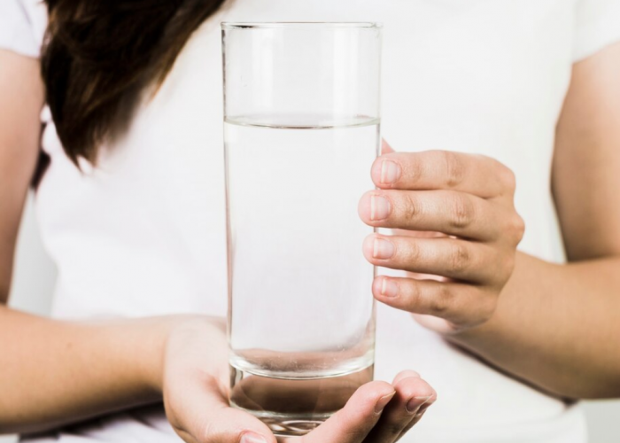 Optimalkan Konsumsi Air Putih Selama Puasa: Pola Minum 8 Gelas yang Efektif