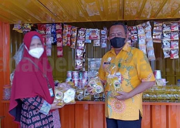 Lebaran, Produk UMKM Tol Kahyangan Laris Manis Diserbu Wisatawan