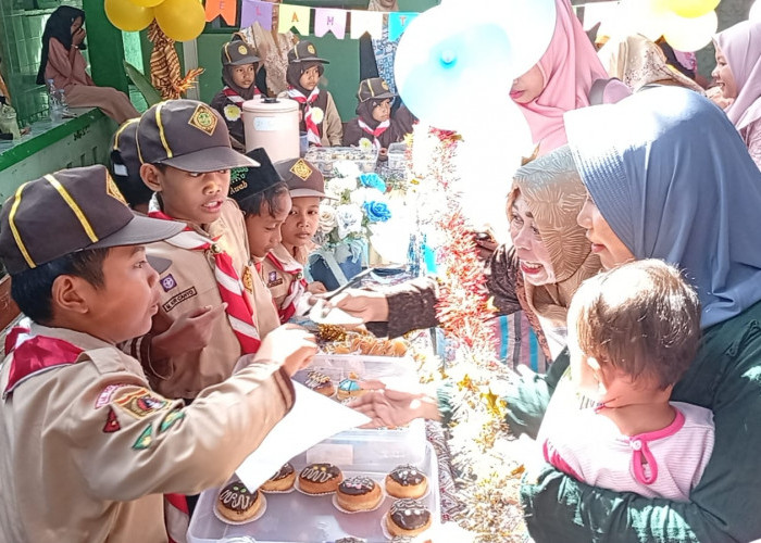 Pasar Siaga MI NU Takhassus Karangjati Tanamkan Kejujuran dan Jiwa Wirausaha Sejak Dini