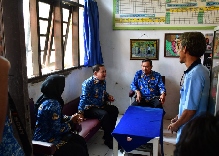 Plt. Bupati Pekalongan Sukirman Tinjauan ke SDN Wonosari, Akan Tindaklanjuti Perbaikan Fasilitas Sekolah