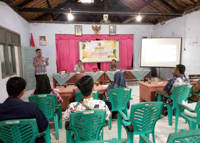 Disdukcapil Kabupaten Pekalongan Lanjutkan Bimtek Validasi Data di Desa Karyomukti dan Desa Kwasen