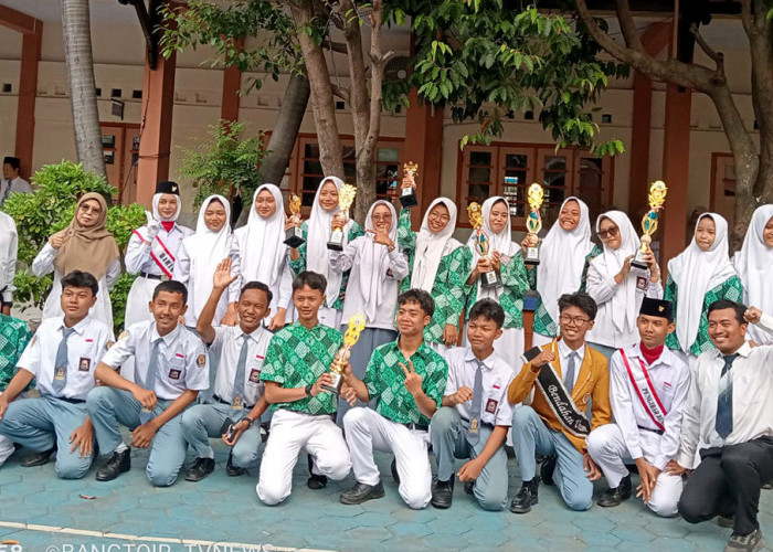 Semangat Sumpah Pemuda 2026: Dipimpin Ketua Pelajar Wanita, SMUHI Pekalongan Borong Puluhan Prestasi Gemilang!