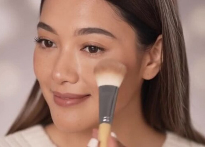 4 Bedak yang Bisa Menutupi Jerawat dan Memutihkan Wajah Secara Instan