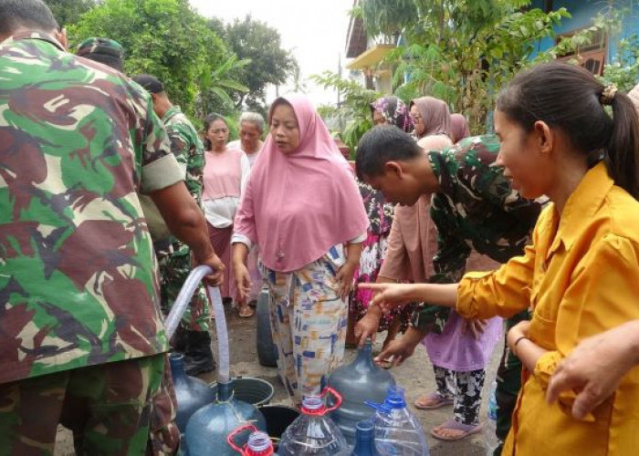 Kemarau Makin Mengering, Ratusan Warga Kalijoyo Andalkan Bantuan Air Bersih Kodim 0710 Pekalongan