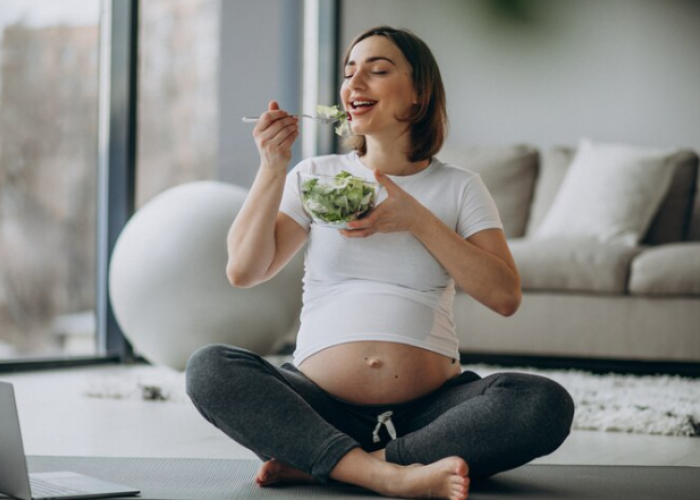 Penuhi Nutrisi Ibu Hamil dengan Baik, Inilah 6 Manfaat Bayam untuk Ibu Hamil yang Tidak Boleh Dilewatkan!