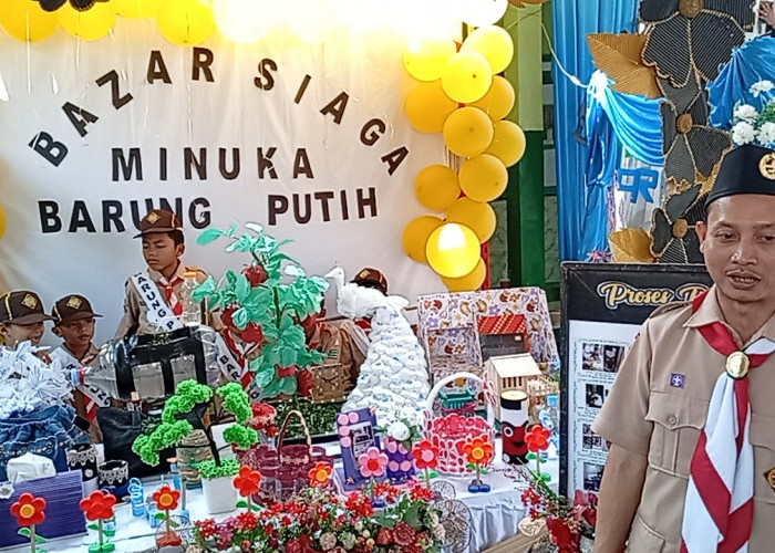 Gebyar Bazar Siaga MI NU Takhassus Karangjati Tampilkan Hasta Karya dari Barang Bekas