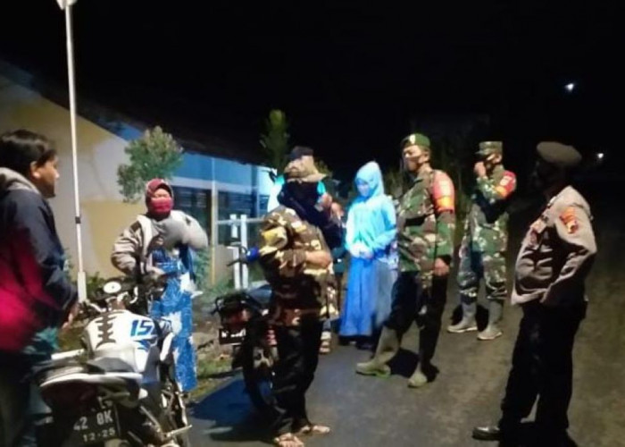 Meski Dingin Menusuk Tulang di Dataran Tinggi Dieng, TNI-Polri di Petungkriyono Kompak Patroli Malam