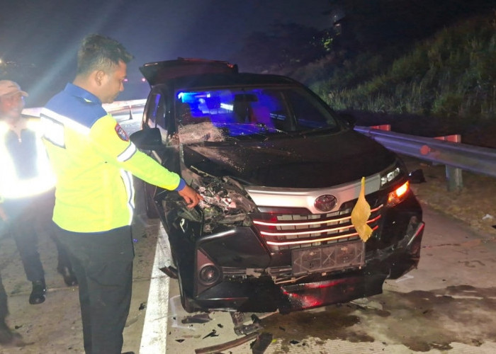Ambulans Terlibat Kecelakaan Beruntun di Tol Batang, Satu Tewas dan Dua Luka Berat