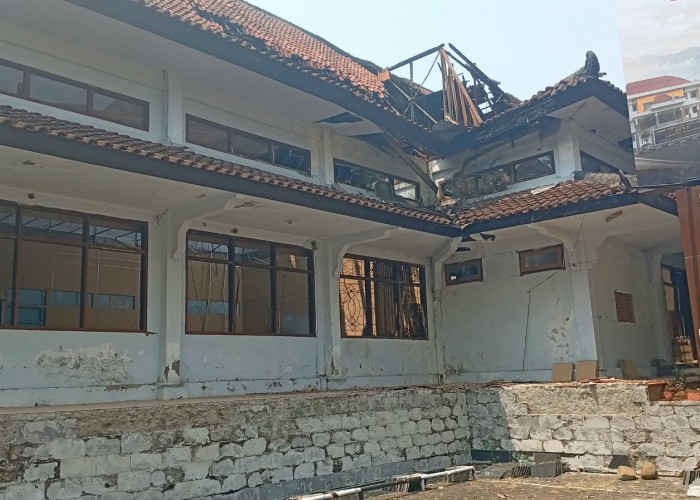 Gedung DPRD Kabupaten Pekalongan yang Terbakar Mulai Dibongkar, Pembangunan Baru Direncanakan 2028