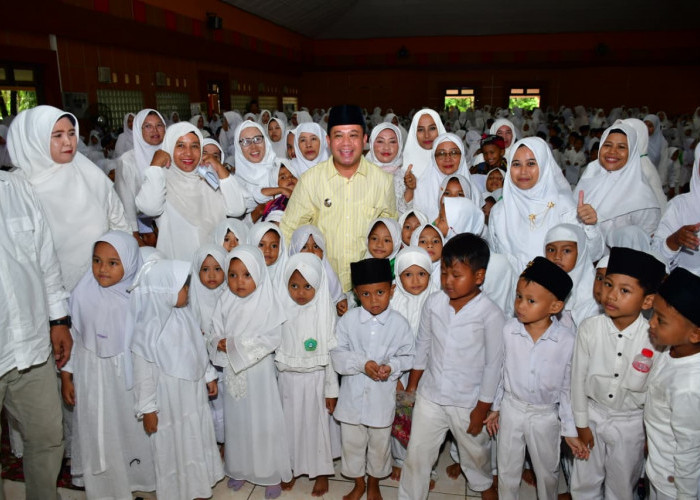 Plt. Bupati Pekalongan Sukirman Ajak Anak-Anak Sambut Tahun Baru Islam dengan Doa dan Akhlak Mulia