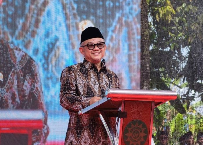 WFH Berlaku, Tapi Tidak untuk Sekolah, Menteri Abdul Mu'ti Tegaskan Guru dan Siswa Tetap Masuk