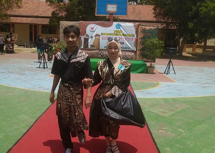 Peringati Hari Batik, SMK Yapenda 2 Wiradesa Adakan Batik Competition