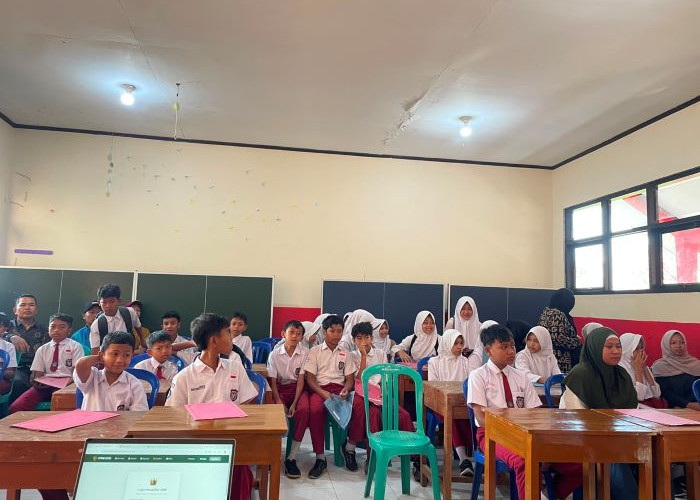 Pendaftar Membludak, Sejumlah SMP Negeri di Pekalongan Overload di Hari Pertama SPMB