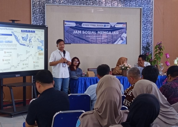 FIFGROUP Gelar Program Jam Sosial Mengajar untuk Tingkatkan Literasi Keuangan Generasi Muda di Batang