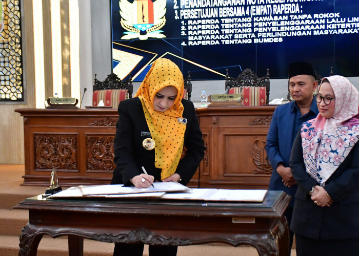 Bupati Fadia Arafiq Tanda Tangani Nota Kesepakatan KUA PPAS APBD Perubahan 2024 dan APBD 2025