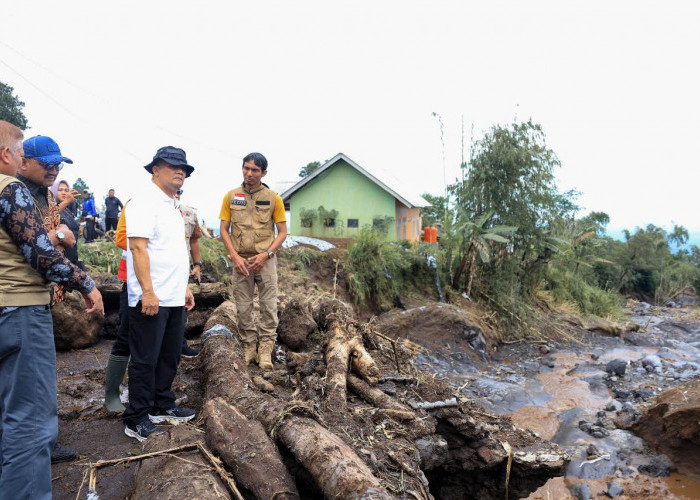 Pastikan Penanganan Korban Banjir dan Longsor Pemalang, Ahmad Luthfi Minta Percepat Pemulihan Pascabencana 