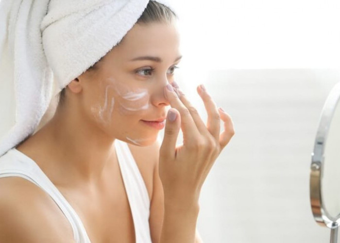 4 Cara Menggunakan Sunscreen Wajah yang Benar untuk Menghilangkan Flek Hitam, Bonus Wajah Jadi Glowing