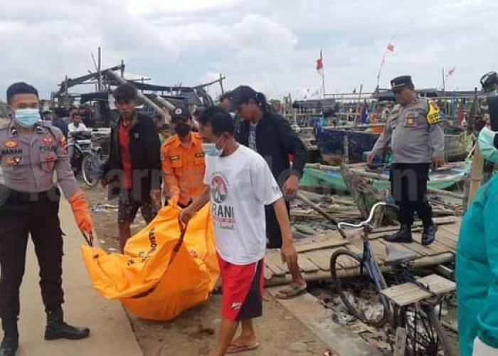 Mayat Pria Ditemukan Terapung di Laut 