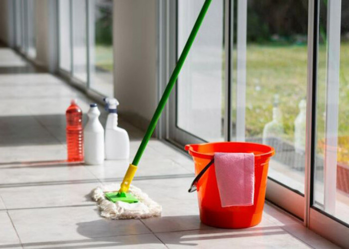 Bersih Maksimal, Inilah Tips Menghilangkan Bekas Garam di Lantai Keramik! Solusi Ampuh Cuma Pakai Cuka Putih