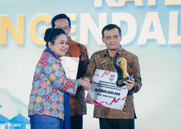 Ahmad Luthfi Antarkan Jawa Tengah Raih Penghargaan Pengendalian Inflasi dari Kemendagrii