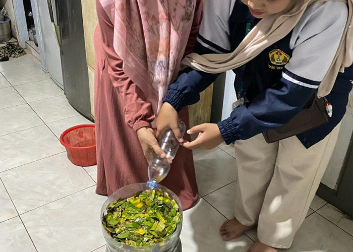  Atasi Darurat Sampah, Mahasiswa KKN UNIKAL Sulap Galon Bekas Jadi Komposter di Banyurip