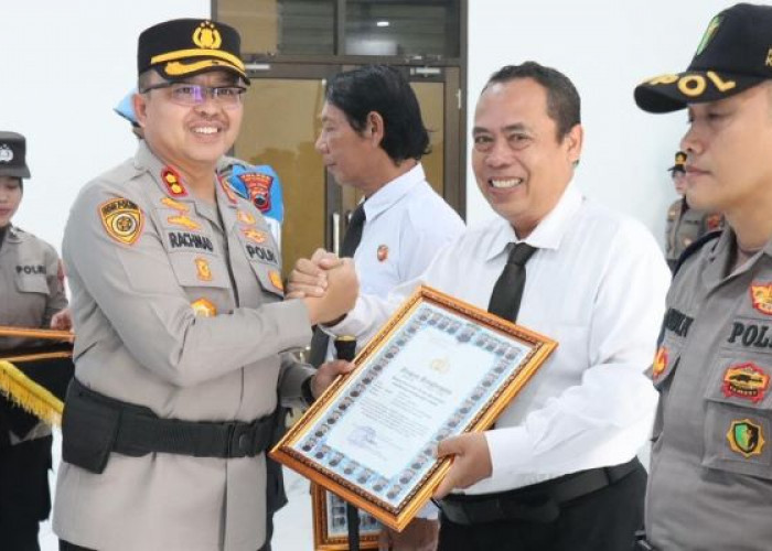 Anggota Polres Pekalongan 'Tanpa Cacat' Dapat Penghargaan