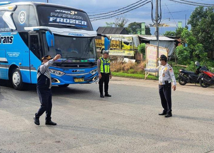 Warga Batang Desak Pihak Terkait Konsisten Lakukan Pembatasan Truk Sumbu Tiga di Pantura
