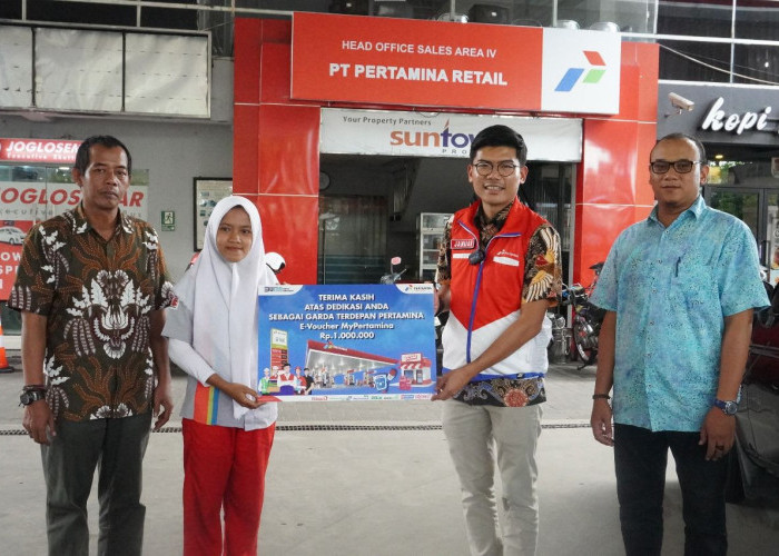 Pertamina Patra Niaga JBT Berikan Apresiasi pada Operator SPBU Sultan Agung Semarang