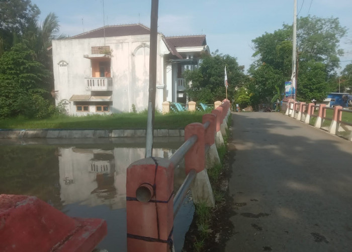 Bangunan Rumah Warga Diduga Berdiri Di Saluran Induk Irigasi Kaliwadas, Diminta Mengembalikan Fungsi Semula