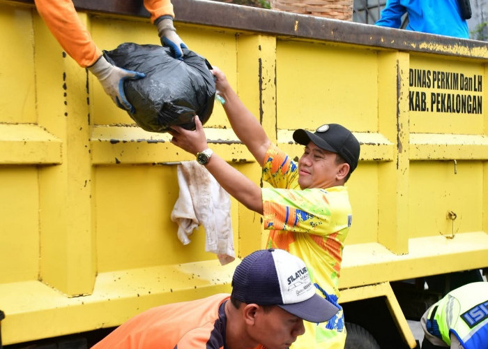 Wabup Pekalongan Sukirman Laksanakan Gerakan ASRI di Pasar Kajen, Tekankan Kebersihan dan Penataan Lingkungan