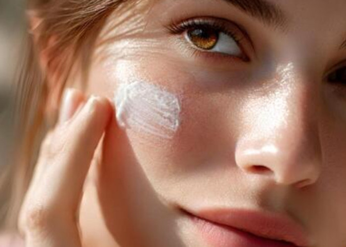 5 Merk Sunscreen Terbaik untuk Melawan Flek Hitam di Usia 40 Tahun Ke Atas