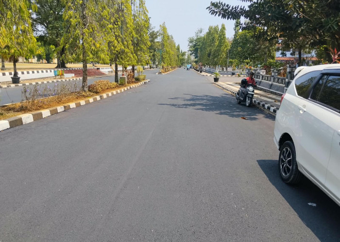 Pengaspalan Alun-alun Utara Kajen, Warga Minta Jalan Rusak Jadi Prioritas