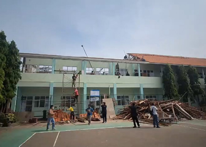 Polres Pekalongan Dalami Robohnya Atap SMAN 1 Wiradesa