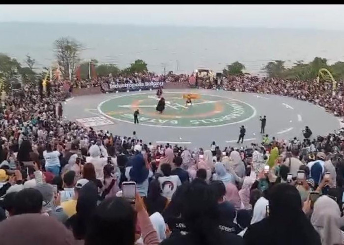 10 Ribu Orang Padati Amphitheater KEK Industropolis Batang, Pertunjukan Tari Digelar Berlatar Laut Jawa