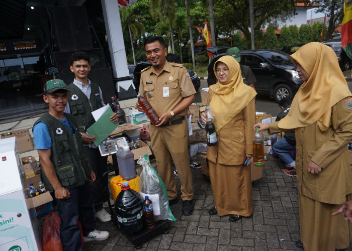 Melebihi Catatan Rekor MURI, Pemkab Batang Sukses Kumpulkan 11 Ribu Liter Minyak Jelantah