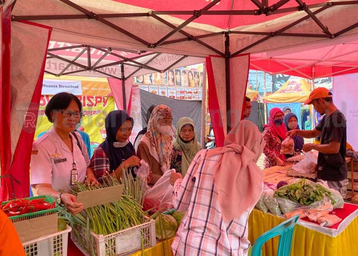 Tekan Inflasi, Gerakan Pangan Murah di Batang Diserbu Warga 