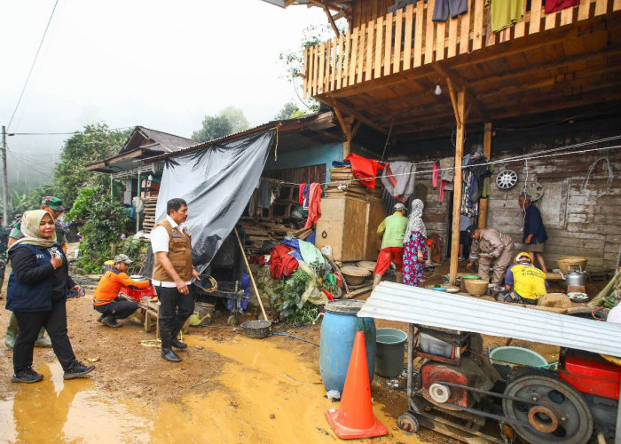 Cek Lokasi Longsor di Petungkriyono Pekalongan, Nana Sudjana: Langkah Penanganan Dikebut