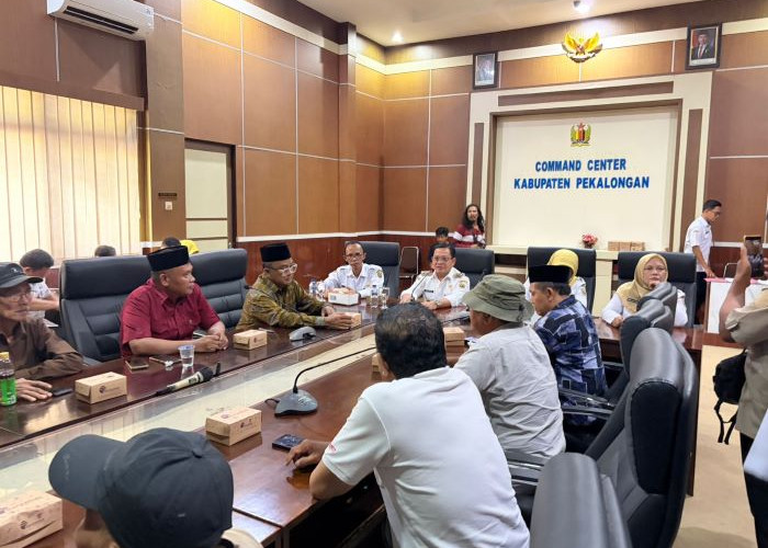 Mantan Anggota DPRD Ingatkan Bom Politik 2029, Audiensi Koalisi Transparansi dengan Plt Bupati Pekalongan