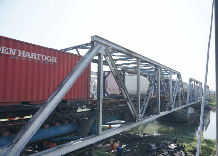 Lokomotif KA Brantas Berhasil Dievakuasi, Dua Jalur KA di Semarang Sudah Bisa Dilalui
